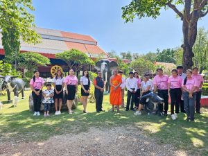 วัดเกาะรากเสียดนอก โกสัมพีนคร โชว์ “ของเก่าเล่าเรื่อง” สกร.ร่วมผสานเทคโนโลยี QR Code ให้เยาวชน “อิน” มรดกไทย