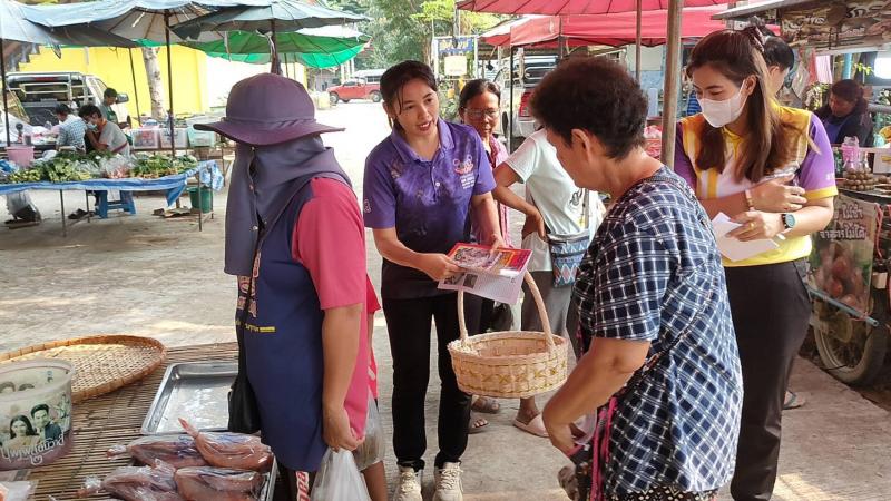 4. กิจกรรมส่งเสริมการอ่านเคลื่อนที่สำหรับชาวตลาด