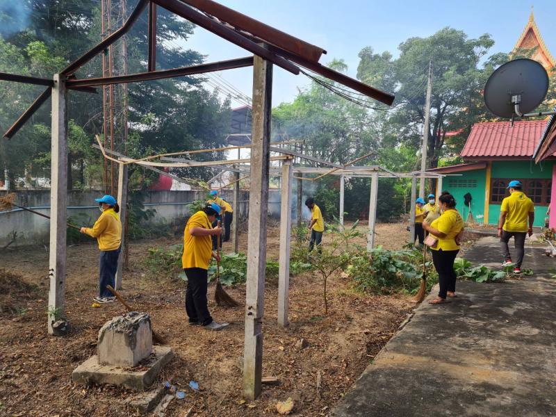 4. วันที่ 3 ธันวาคม 2564 กิจกรรมจิตอาสาบำเพ็ญประโยชน์ห้องสมุดประชาชนอำเภอคลองขลุง