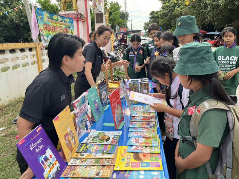 7. วันที่ 19 พฤศจิกายน 2568 กิจกรรมส่งเสริมการอ่านห้องสมุดเคลื่อนที่สำหรับชาวตลาด ตำบลแม่ลาด