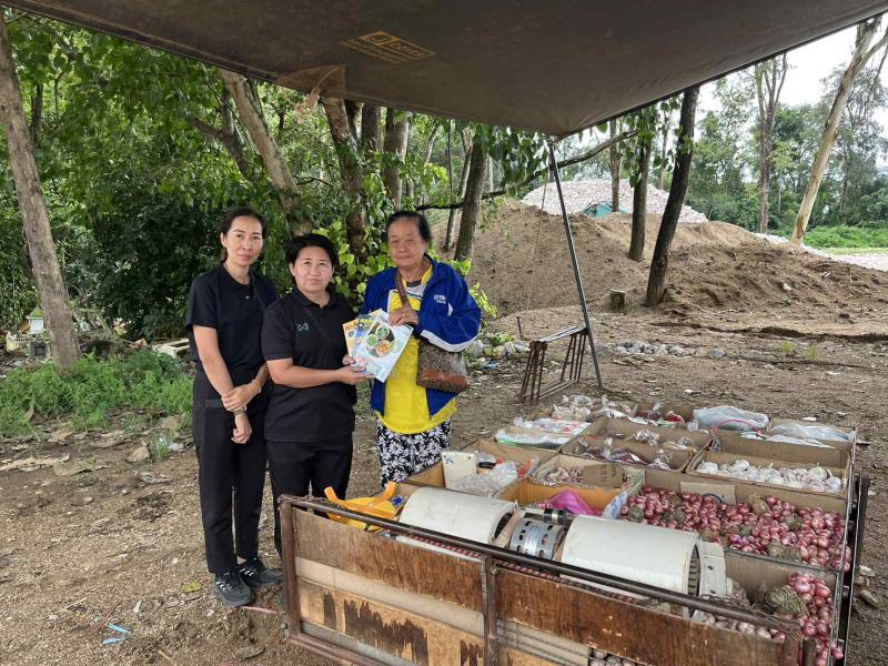 11. วันที่ 19 พฤศจิกายน 2568 กิจกรรมส่งเสริมการอ่านห้องสมุดเคลื่อนที่สำหรับชาวตลาด ตำบลแม่ลาด