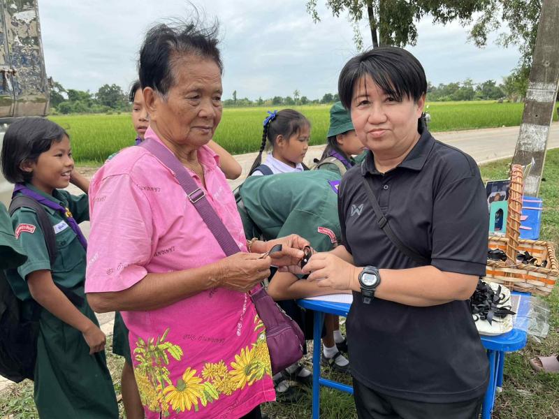 13. วันที่ 19 พฤศจิกายน 2568 กิจกรรมส่งเสริมการอ่านห้องสมุดเคลื่อนที่สำหรับชาวตลาด ตำบลแม่ลาด