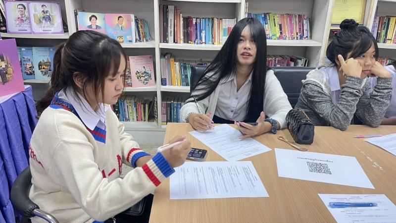 8. กิจกรรมส่งเสริมการอ่าน และการเรียนรู้ ผ่านกระบวนการลงมือปฏิบัติ ทำป้ายพืชผักสวนครัว ติดประชาสัมพันธ์ให้ความรู้ในโครงการสวนพฤษศาสตร์โรงเรียน 