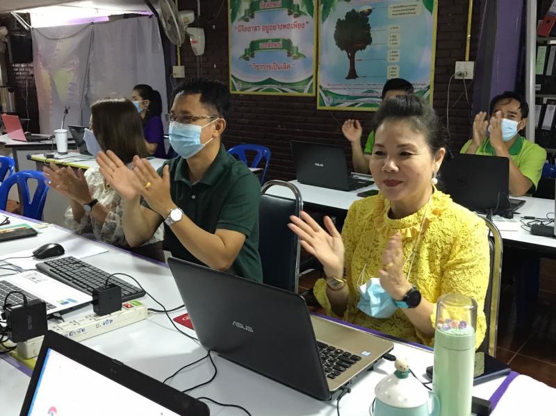 9. กศน.อำเภอขาณุวรลักษบุรี  จัดกระบวนการเรียนรู้ด้วยระบบออนไลน์
