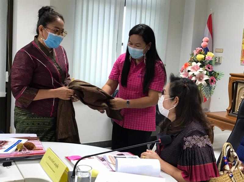 9. การประกวดการออกแบบอัตลักษณ์ผ้าไทยจังหวัดกำแพงเพชร ตามโครงการ “อัตลักษณ์ผ้าถิ่น จากผืนแผ่นดินกำแพงเพชร”