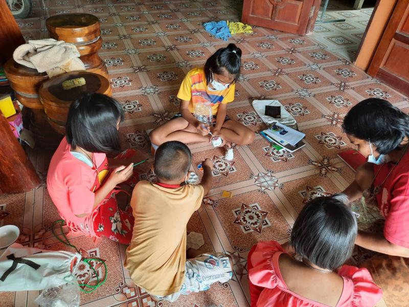 8. โครงการกระเป๋าเป้ครอบครัวอ่านสร้างสุขอยู่บ้านต้านโควิด