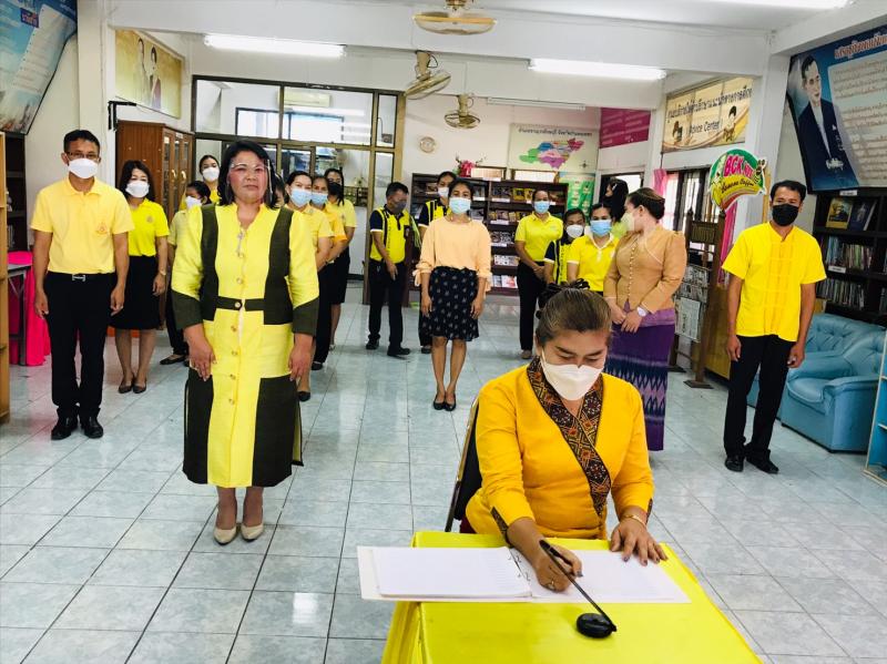 13. สถิตในใจตราบนิจนิรันดร์ น้อมรำลึกน้อมในพระมหากรุณาธิคุณอันหาสุดมิได้