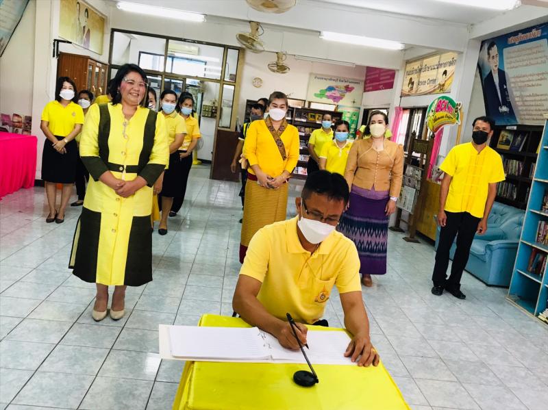 14. สถิตในใจตราบนิจนิรันดร์ น้อมรำลึกน้อมในพระมหากรุณาธิคุณอันหาสุดมิได้