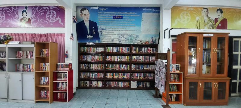 6. กิจกรรมส่งเสริมการอ่านหนังสือภายในห้องสมุดมีชีวิต และจัดมุมหนังสือ