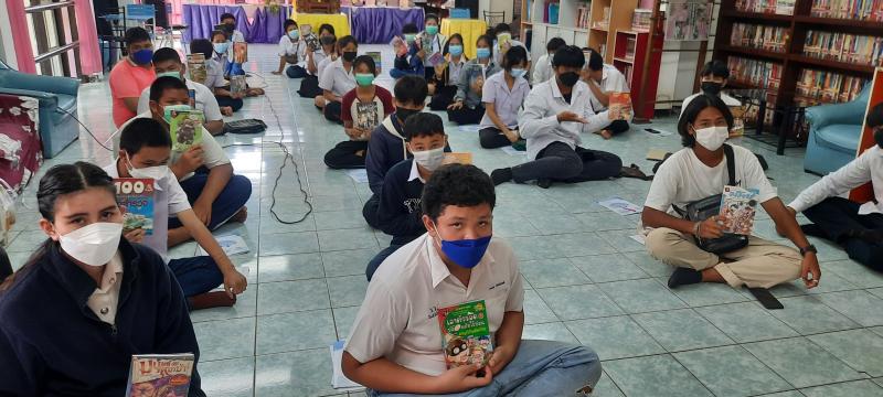 10. อ่านหนังสือดีและส่งต่อ