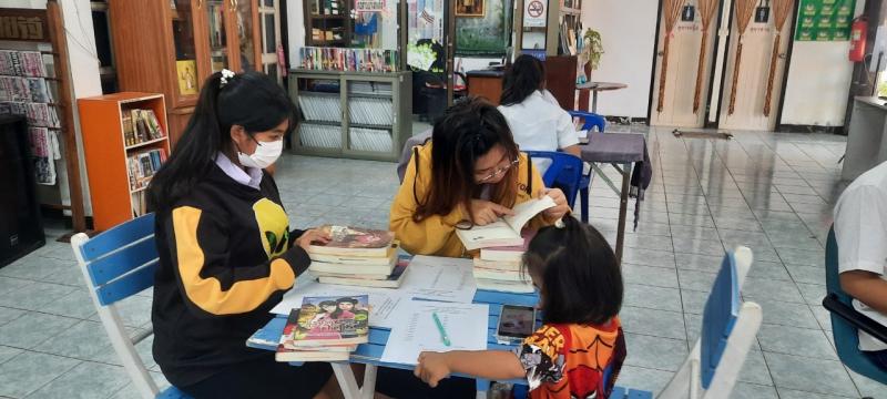 8. กิจกรรมค้นคว้าหนังสือนวนิยาย 