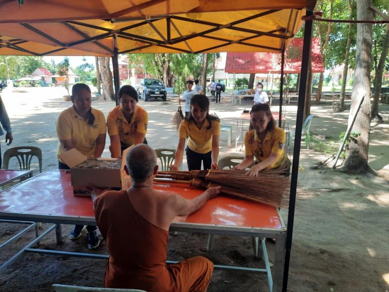 2. สกร.อำเภอขาณุวรลักษบุรี ทำความดี ด้วยหัวใจ 