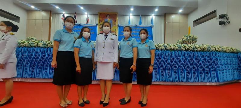 2. ร่วมพิธีทำบุญตักบาตรถวายพระราชกุศล