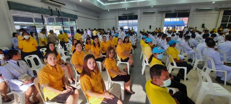 8. สกร.อำเภอขาณุวรลักษบุรี ร่วมพฺิธีเจริญพระพุทธมนต์และทำบุญตักบาตร ถวายพระราชกุศล