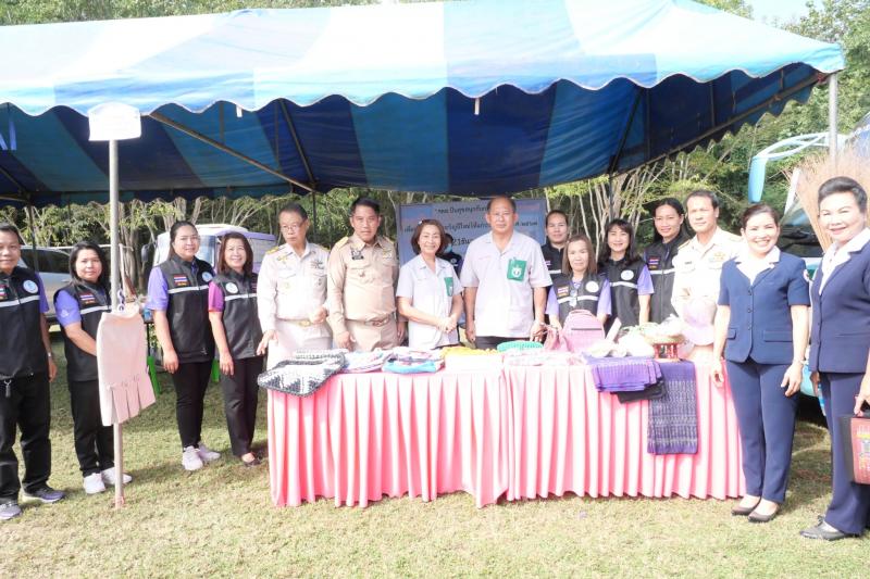 2. สกร.อำเภอขาณุวรลักษบุรี เข้าร่วมโครงการหน่วยบำบัดทุกข์ บำรุงสุข สร้างรอยยิ้มให้ประชาชน จังหวัดกำแพงเพชร  ประจำปีงบประมาณ พ.ศ. 2567  