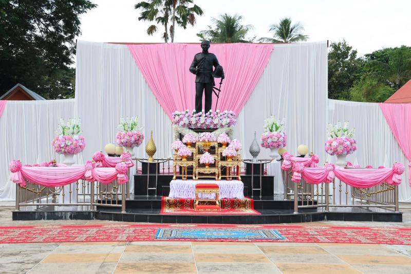 2. เข้าร่วมพิธีวางพวงมาลา เนื่องในวันคล้ายวันสวรรคตพระบาทสมเด็จพระจุลจอมเกล้าเจ้าอยู่หัว (วันปิยมหาราช) ประจำปี 2568