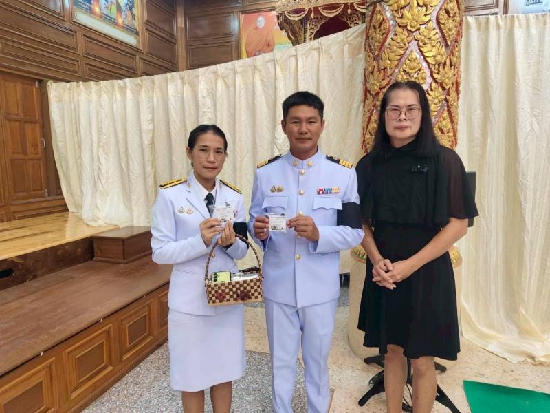 12. กิจกรรม สกร.จิตอาสาร่วมทำริบบิ้น