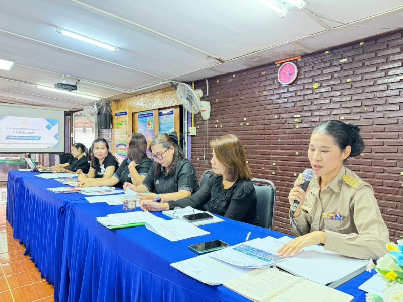 4.  ประชุมประจำเดือน ครู บุคลากร สกร.ระดับอำเภอขาณุวรลักษบุรี ประจำเดือนตุลาคม ประจำปี 2568