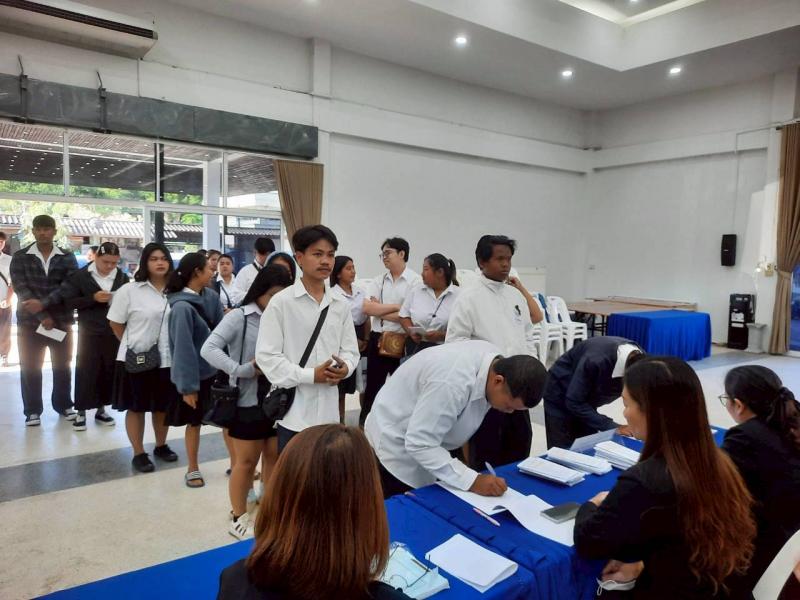 8.  ดำเนินการจัดโครงการปฐมนิเทศนักศึกษา ประจำภาคเรียนที่ 2/2568 