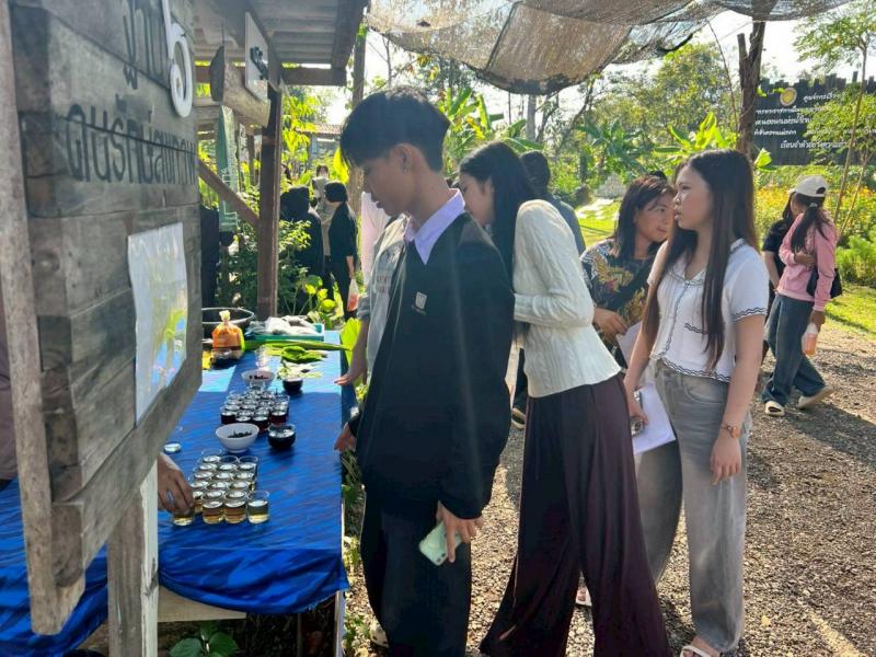 4.  เข้าร่วมโครงการเรียนรู้ตามรอยพระยุคลบาท เฟส 2