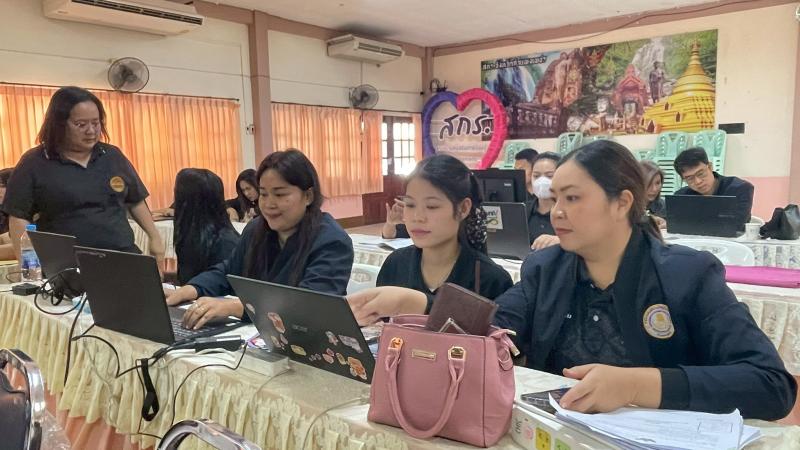 13. เข้าร่วมอบรมโครงการการพัฒนาระบบบริหารงานการเรียนรู้ตลอดชีวิต Lifelong Learning Kpp.Dole Platform ของสำนักงานส่งเสริมการเรียนรู้ประจำจังหวัดกำแพงเพชร