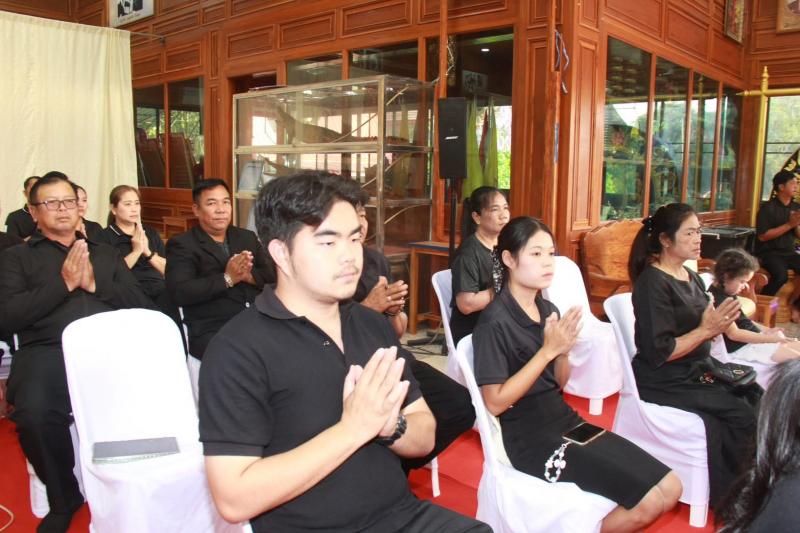 8. เข้าร่วมพิธีบำเพ็ญกุศลทักษิณานุประทานอุทิศถวายพระราชกุศล เมื่อเสด็จสวรรคตครบสตมวาร (100 วัน)