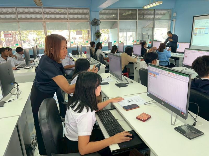 11. โครงการการเรียนรู้การใช้คอมพิวเตอร์เบื้องต้น