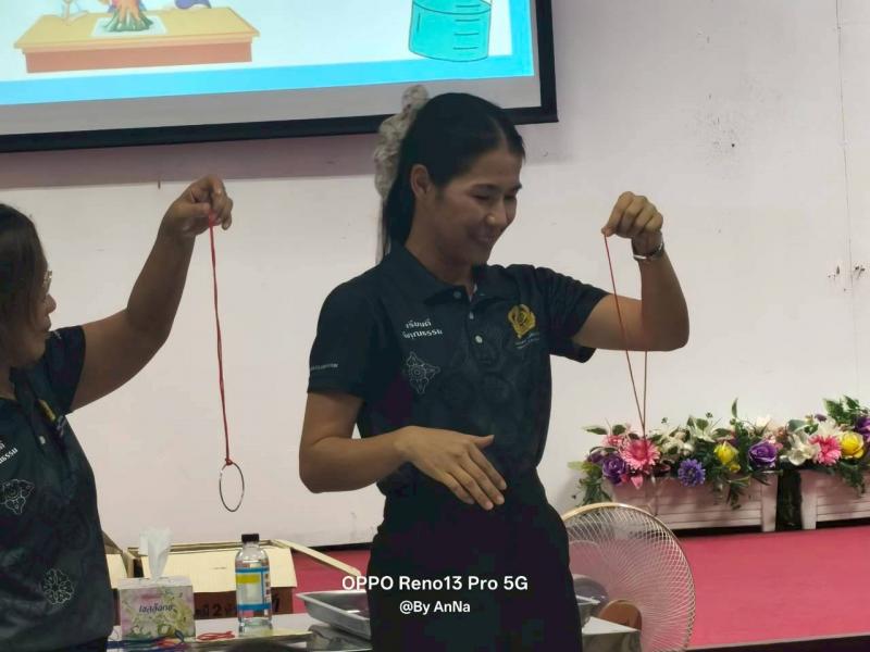 9. เข้าร่วมกิจกรรมฝึกอบรมเชิงปฏิบัติการ การแสดงทางวิทยาศาสตร์ (Science Show) สำหรับครู สังกัด สกร.  