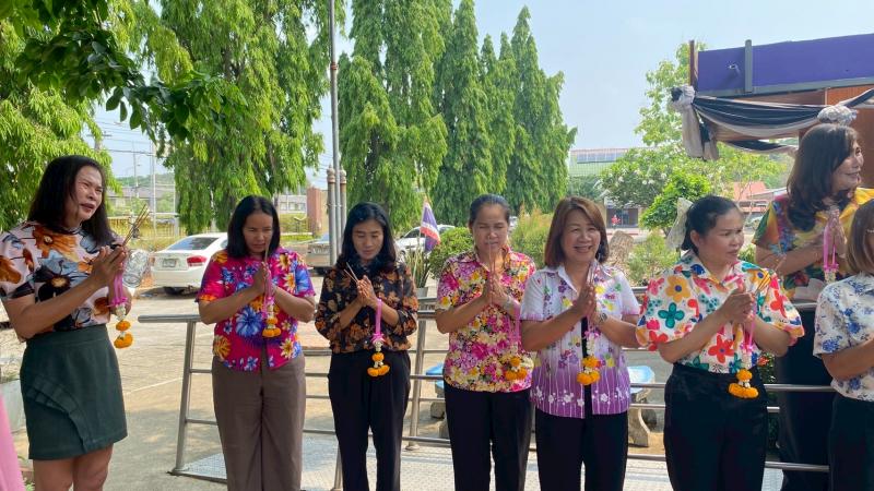 4. สรงน้ำพระประจำศูนย์ส่งเสริมการเรียนรู้ระดับอำเภอขาณุวรลักษบุรีและเข้าร่วมกิจกรรมเทศกาลสงกรานต์ อำเภอขาณุวรลักษบุรี ประจำปี พ.ศ. 2569