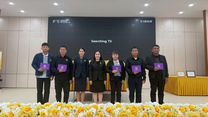 8. จัดกิจกรรมมอบประกาศนียบัตรแก่นักศึกษาที่สำเร็จการศึกษา