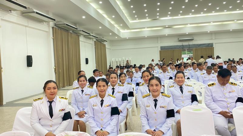 12. เข้าร่วมพิธีเจริญพระพุทธมนต์และทำบุญตักบาตรถวายพระราชกุศล และร่วมพิธีถวายราชสักการะ วางพานพุ่ม และพิธีจุดเทียนถวายพระพรชัยมงคล เนื่องในโอกาสพระราชพิธีมหามงคลเฉลิมพระชนมพรรษา 4 รอบ