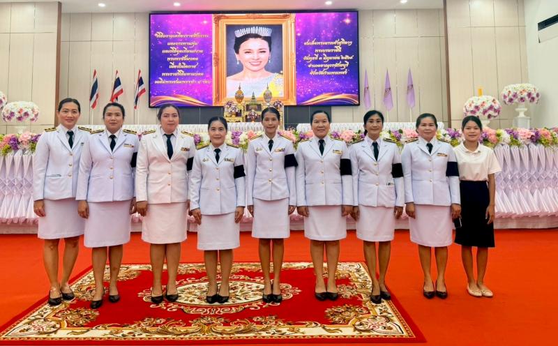 14. เข้าร่วมพิธีเจริญพระพุทธมนต์และทำบุญตักบาตรถวายพระราชกุศล และร่วมพิธีถวายราชสักการะ วางพานพุ่ม และพิธีจุดเทียนถวายพระพรชัยมงคล เนื่องในโอกาสพระราชพิธีมหามงคลเฉลิมพระชนมพรรษา 4 รอบ