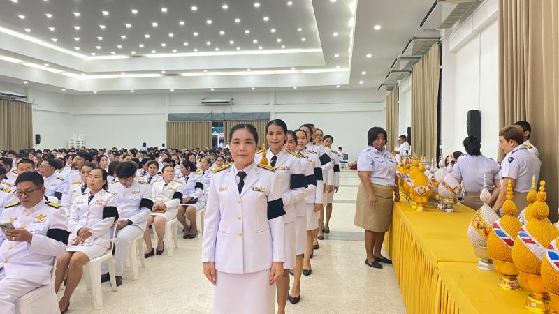 15. เข้าร่วมพิธีเจริญพระพุทธมนต์และทำบุญตักบาตรถวายพระราชกุศล และร่วมพิธีถวายราชสักการะ วางพานพุ่ม และพิธีจุดเทียนถวายพระพรชัยมงคล เนื่องในโอกาสพระราชพิธีมหามงคลเฉลิมพระชนมพรรษา 4 รอบ