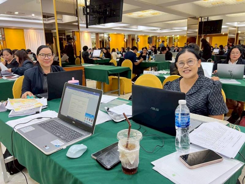 4. เข้าร่วมประชุมเชิงปฏิบัติการจัดทำเอกสารประกอบหลักสูตรการเรียนรู้เพื่อพัฒนาตนเองเองด้านอาชีพ