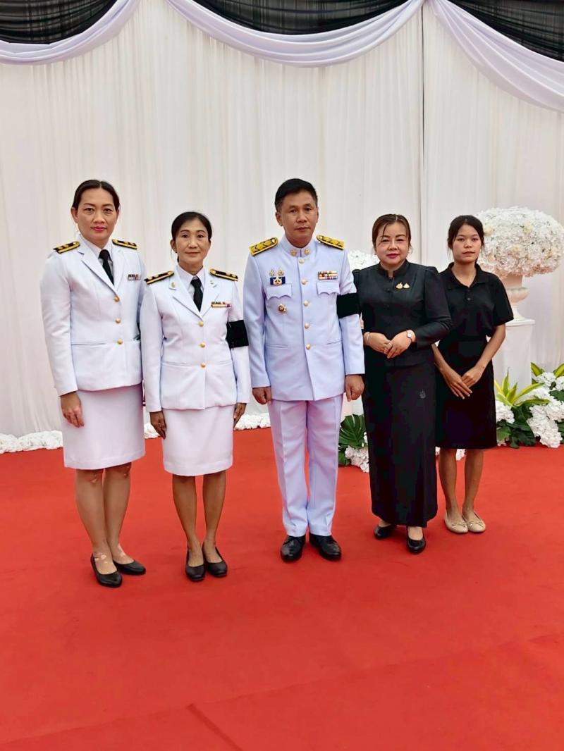 2. เข้าร่วมพิธีถวายน้ำสรงพระศพ เบื้องหน้าพระรูป สมเด็จพระเจ้าลูกเธอ เจ้าฟ้าพัชรกิติยาภา นเรนทิราเทพยวดี กรมหลวงราชสาริณีสิริพัชรมหาวัชรราชธิดา
