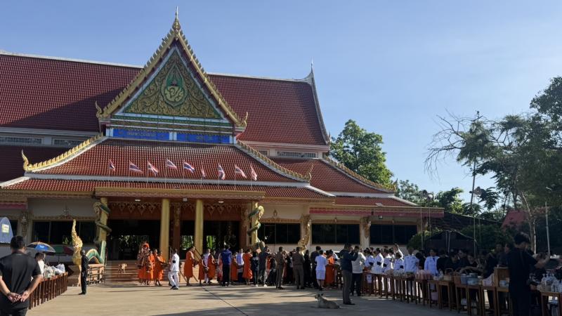 9.  เข้าร่วมพิธีบำเพ็ญกุศล ทำบุญตักบาตรข้าวสารอาหารแห้ง ในวาระครบ 15 วัน (ปัณรสมวาร) 