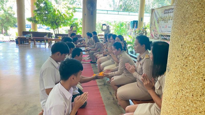 28. โครงการพัฒนาผู้เรียน เสริมสร้างคุณธรรม จริยธรรม บูชาครูสู่การเรียนรู้ตลอดชีวิต 