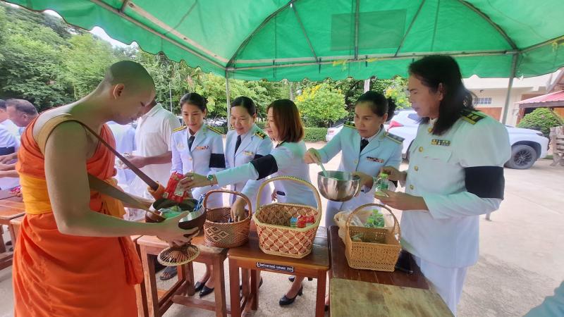 8. เข้าร่วมพิธีบำเพ็ญกุศล ทำบุญตักบาตร ข้าวสารอาหารแห้ง ในวาระครบ 50 วัน (ปัญญาสมวาร