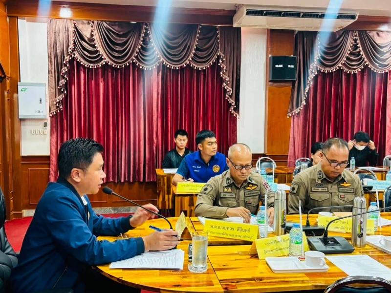4. เข้าร่วมการประชุมกำหนดแนวทาง และมาตรการบูรณาการเพื่อเสริมสร้างความปลอดภัยในสถานศึกษาอำเภอขาณวรลักษบุรี 