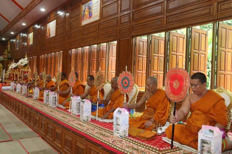 5. เข้าร่วมธีบำเพ็ญกุศล และทำบุญตักบาตร (ข้าวสาร อาหารแห้ง) ในวาระครบ 100 วัน (สตมวาร) 