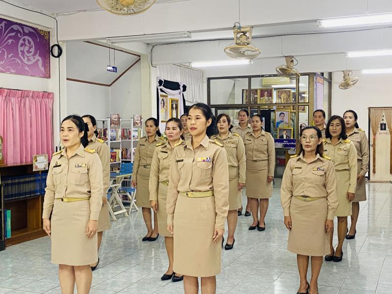 4. ทำกิจกรรมเคารพรงชาติ และร้องเพลงชาติไทย เนื่องในวันพระราชทานธงชาติไทย 