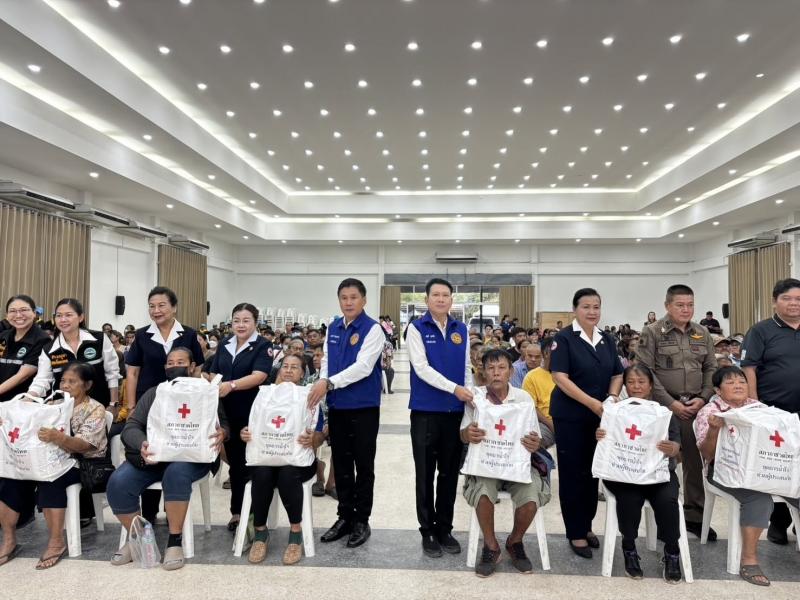 1. เข้าร่วมพิธีมอบถุงยังชีพ ชุดธารน้ำใจสภากาชาดไทย จากสำนักงานบรรเทา และประชานามัยพิทักษ์ สภากาชาดไทย 