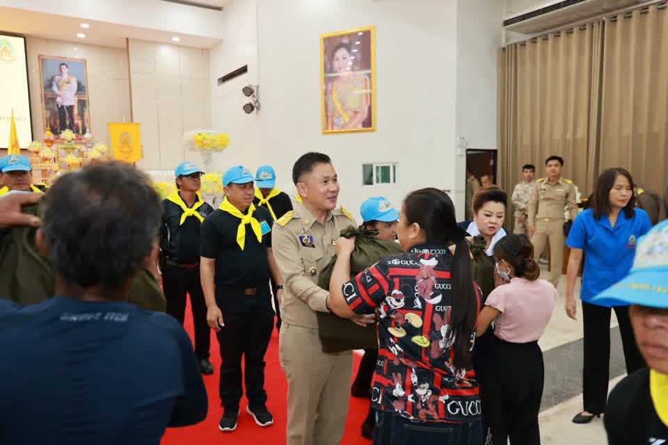 เข้าร่วมพิธีเชิญสิ่งของพระราชทาน มูลนิธิราชประชานุเคราะห์ ในพระบรมราชูปถัมภ์ มอบแก่ประชาชนผู้ประสบอุทกภัย