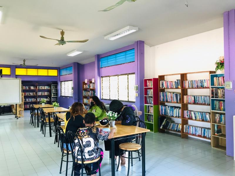 3. รักการอ่านหนังสือต้องห้องสมุดประชาชนอำเภอปางศิลาทอง