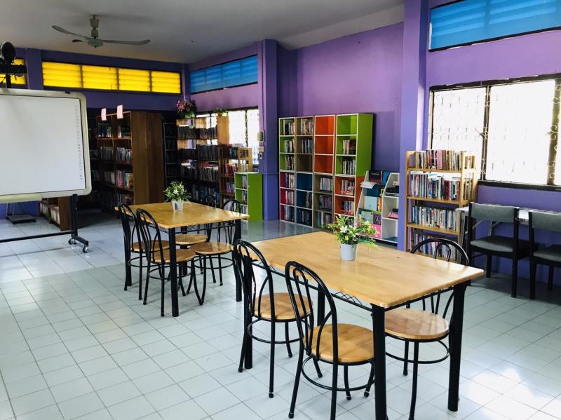 4. ใส่ใจห้องสมุดทำความสะอาดให้หน้าอยู่ 4. ใส่ใจห้องสมุดทำความสะอาดให้หน้าอยู่