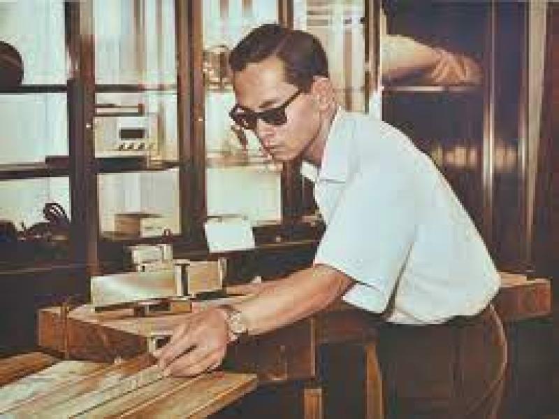 4. วันพระบิดาแห่งมาตรฐานการช่างไทย 4. วันพระบิดาแห่งมาตรฐานการช่างไทย