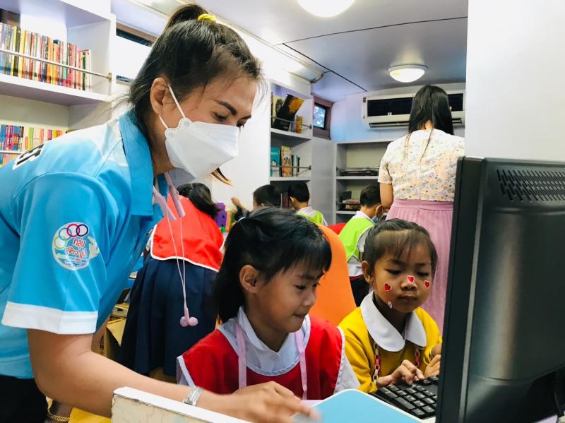 8. รถโมบายเคลื่อนที่โรงเรียนบ้านไพรสวรรค์ 8. รถโมบายเคลื่อนที่โรงเรียนบ้านไพรสวรรค์