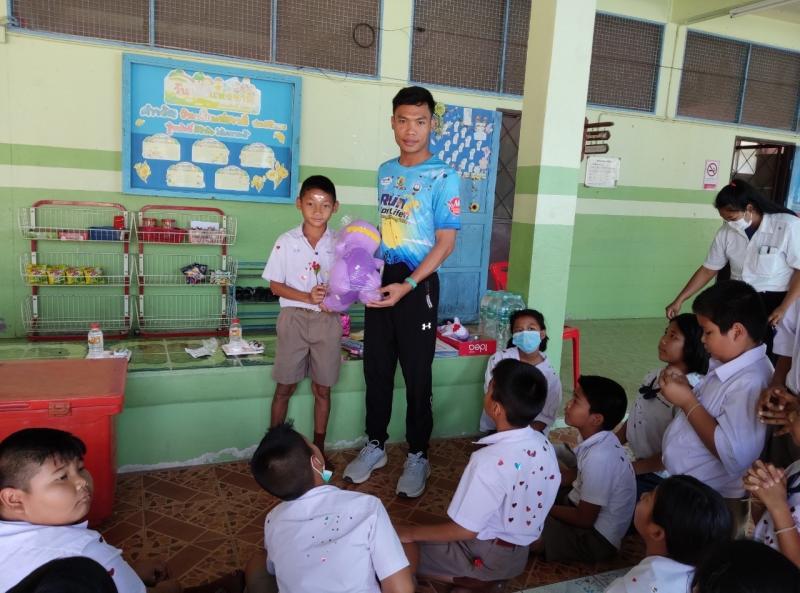 10. รถโมบายเคลื่อนที่โรงเรียนบ้านไพรสวรรค์ 10. รถโมบายเคลื่อนที่โรงเรียนบ้านไพรสวรรค์