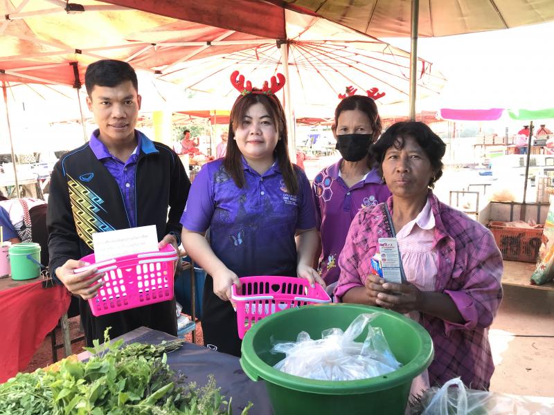 25. โครงการห้องสมุดเคลื่อนที่สำหรับชาวตลาด 25. โครงการห้องสมุดเคลื่อนที่สำหรับชาวตลาด