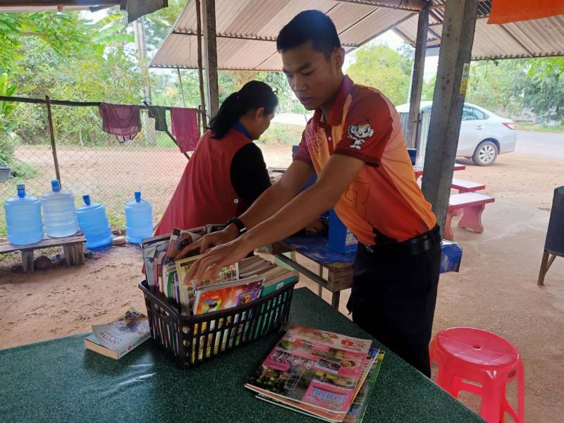 3. ส่งมอบหนังสือให้กับบ้านหนังสือชุมชนตำบลหินดาต